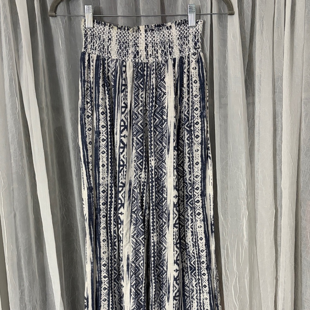 Chic Navy and White Wide Leg Pants